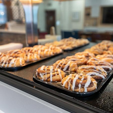 Holiday Inn Express Hotel & Suites Coralville By Ihg Exteriör bild