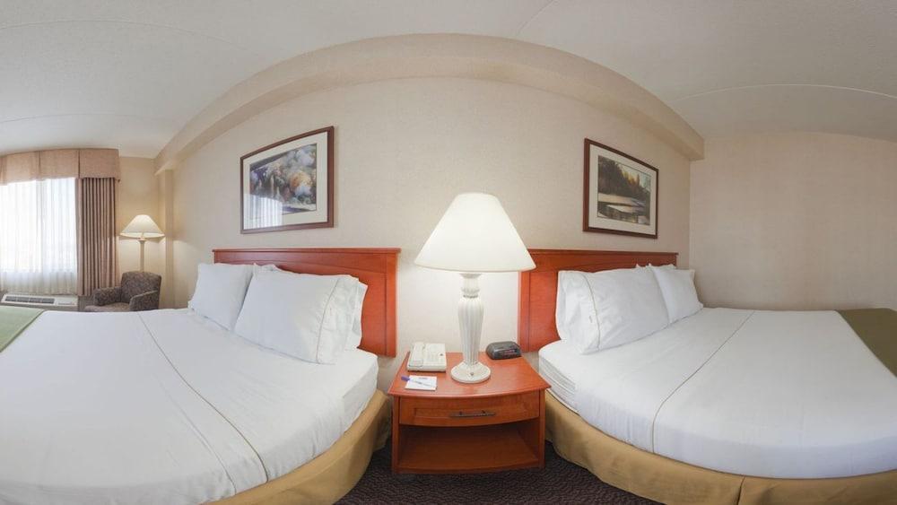 Holiday Inn Express Hotel & Suites Coralville By Ihg Exteriör bild