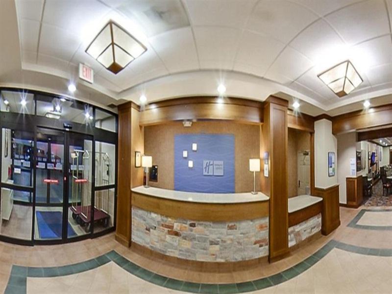 Holiday Inn Express Hotel & Suites Coralville By Ihg Exteriör bild