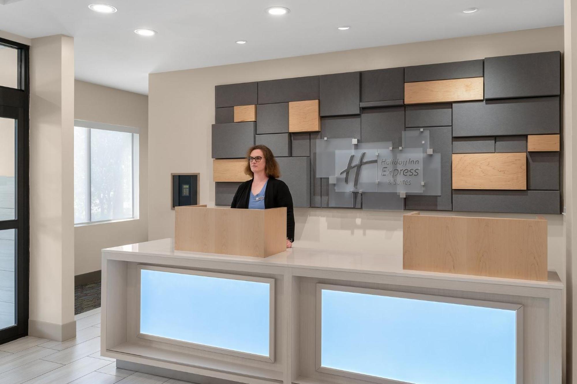 Holiday Inn Express Hotel & Suites Coralville By Ihg Exteriör bild