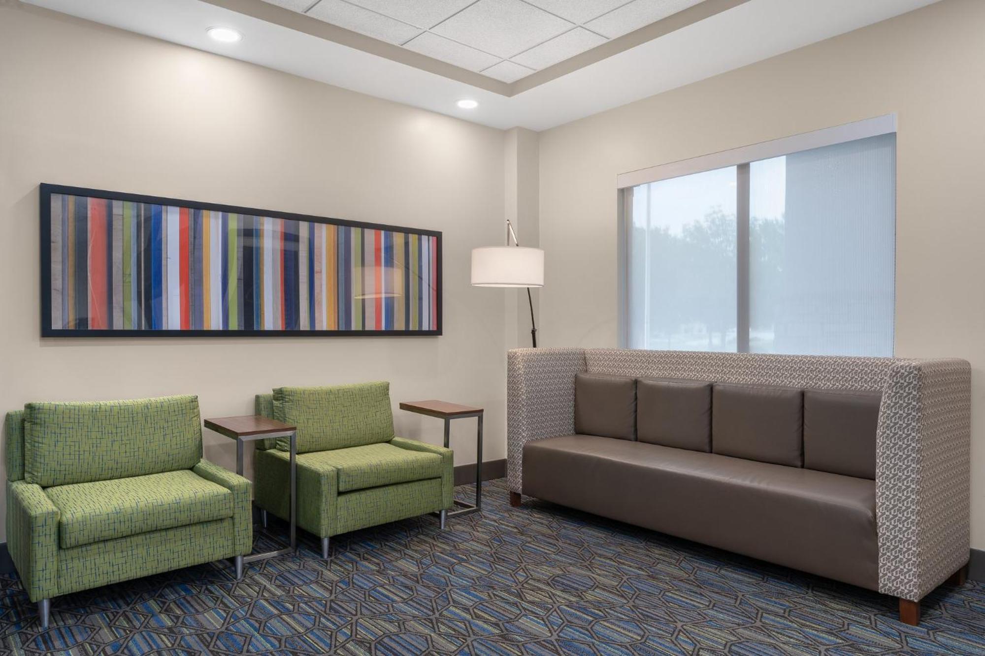 Holiday Inn Express Hotel & Suites Coralville By Ihg Exteriör bild