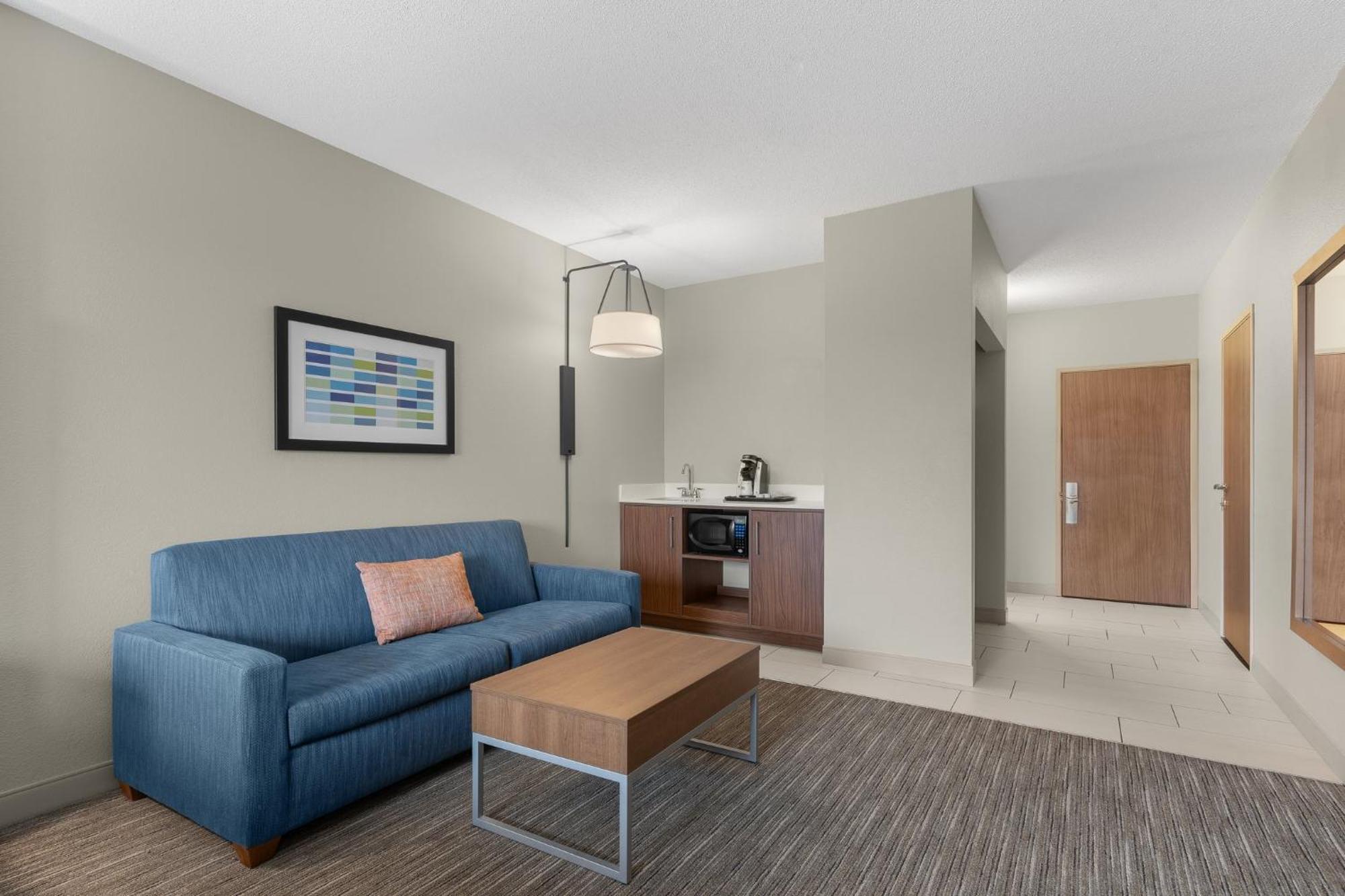 Holiday Inn Express Hotel & Suites Coralville By Ihg Exteriör bild