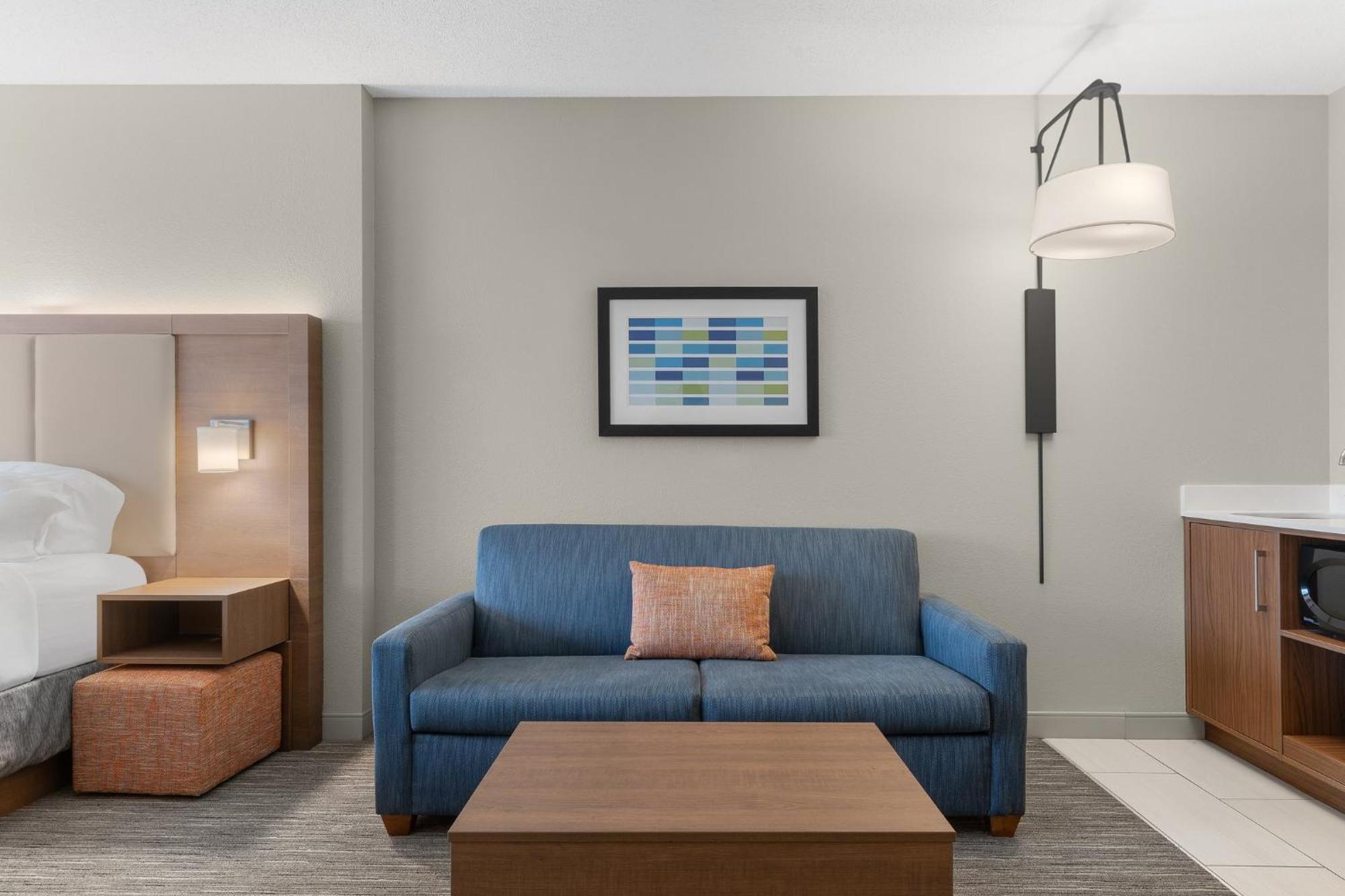 Holiday Inn Express Hotel & Suites Coralville By Ihg Exteriör bild