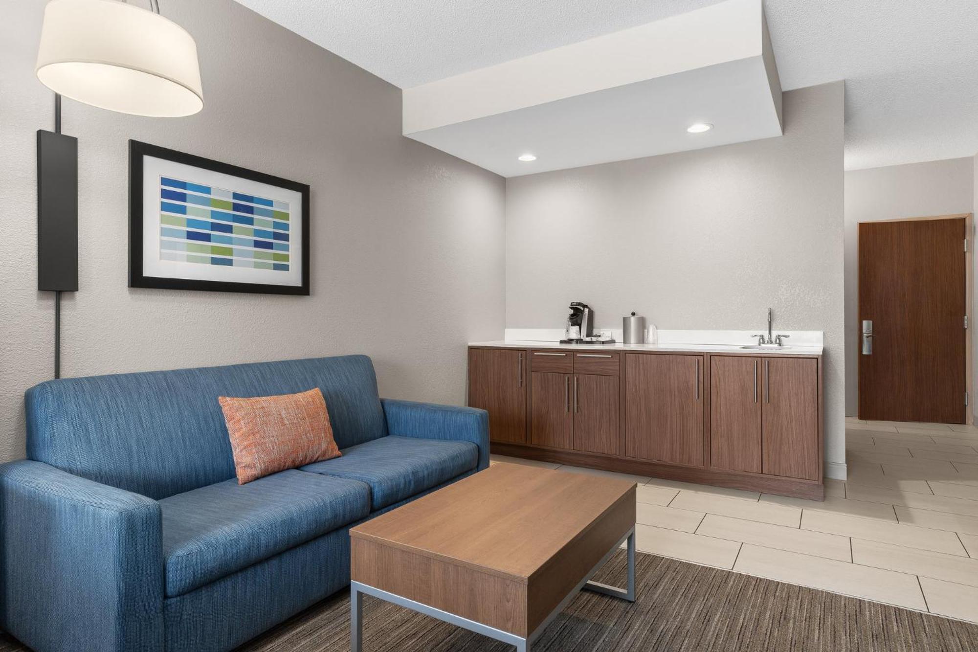 Holiday Inn Express Hotel & Suites Coralville By Ihg Exteriör bild