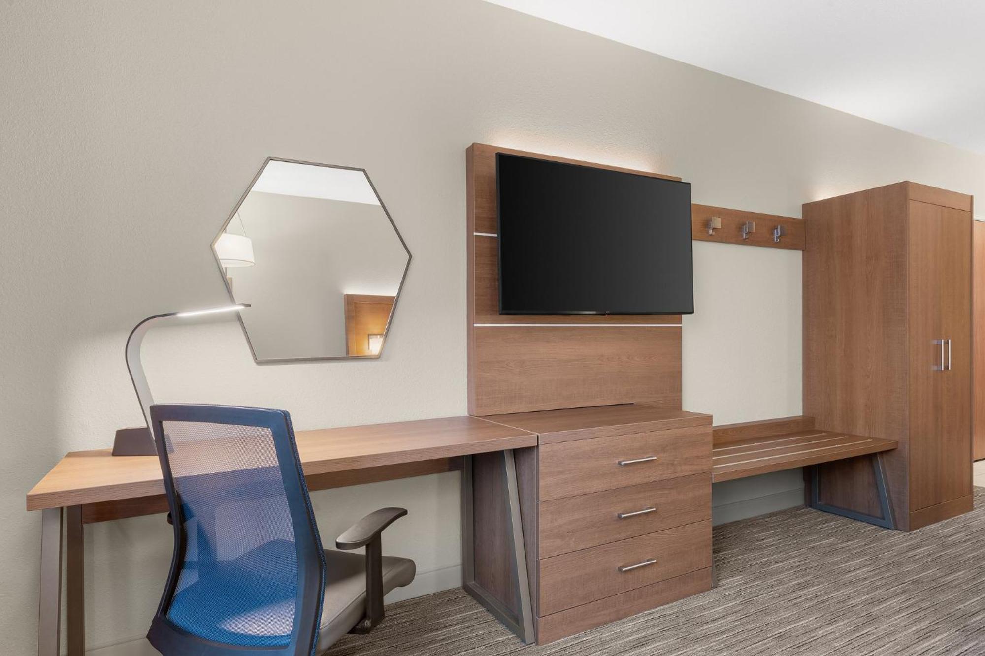Holiday Inn Express Hotel & Suites Coralville By Ihg Exteriör bild