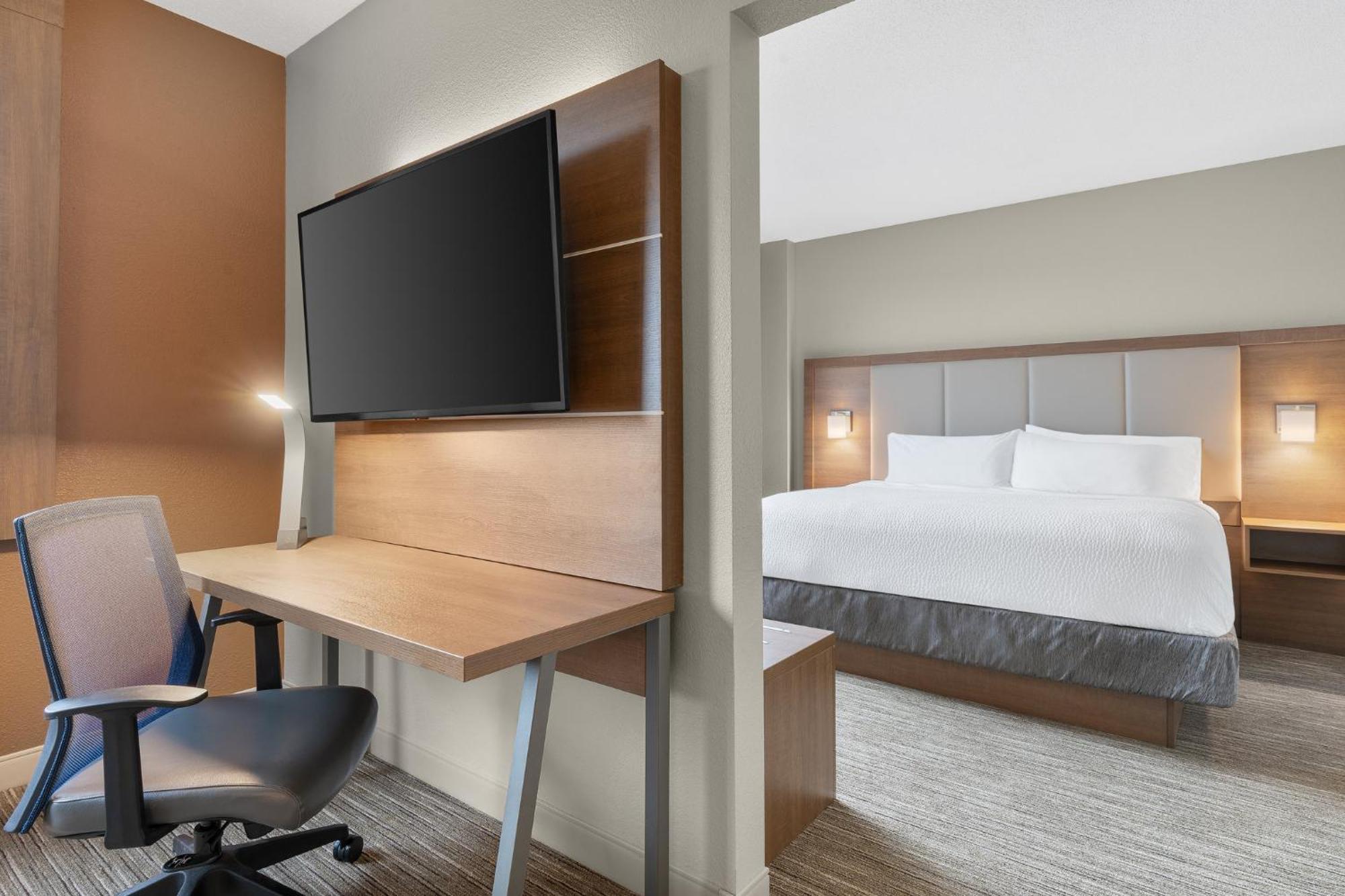 Holiday Inn Express Hotel & Suites Coralville By Ihg Exteriör bild