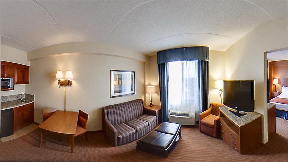 Holiday Inn Express Hotel & Suites Coralville By Ihg Exteriör bild