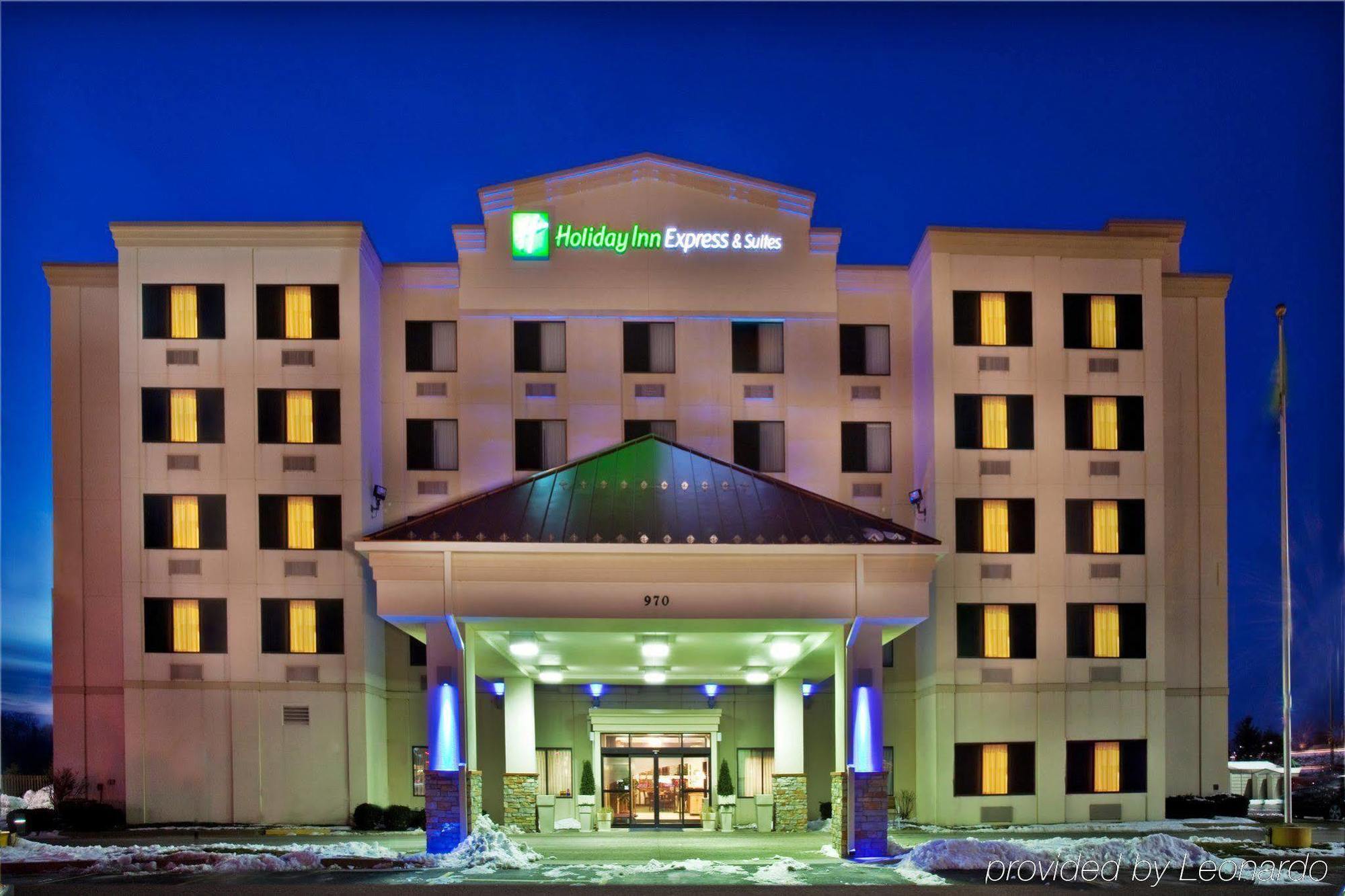 Holiday Inn Express Hotel & Suites Coralville By Ihg Exteriör bild